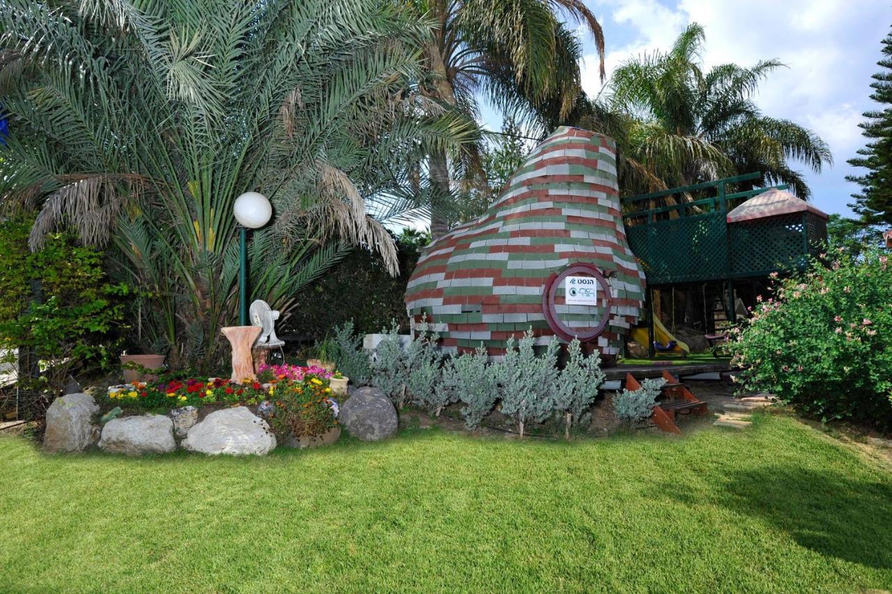 Family Cabin Menaẖemya Zewnętrze zdjęcie