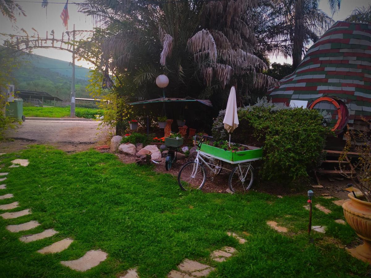 Family Cabin Menaẖemya Zewnętrze zdjęcie