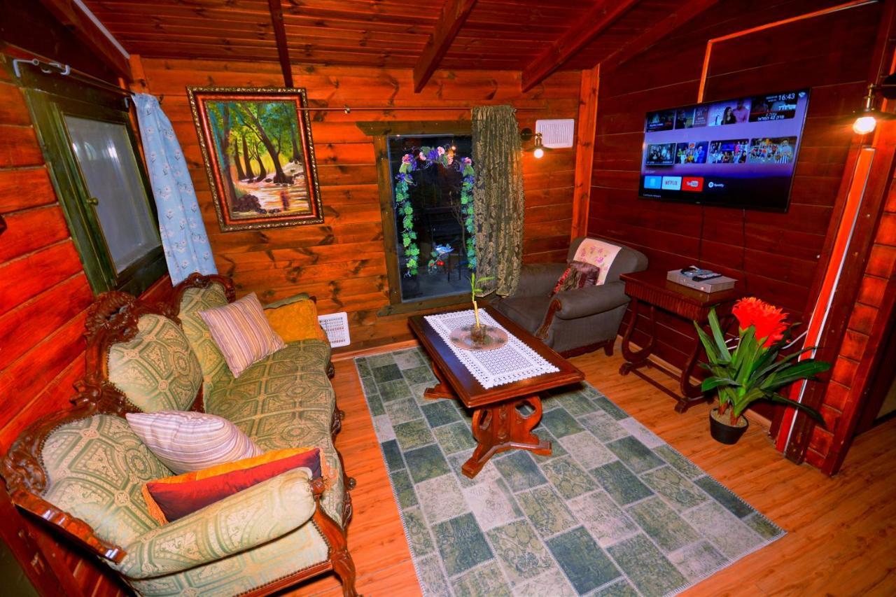 Family Cabin Menaẖemya Zewnętrze zdjęcie