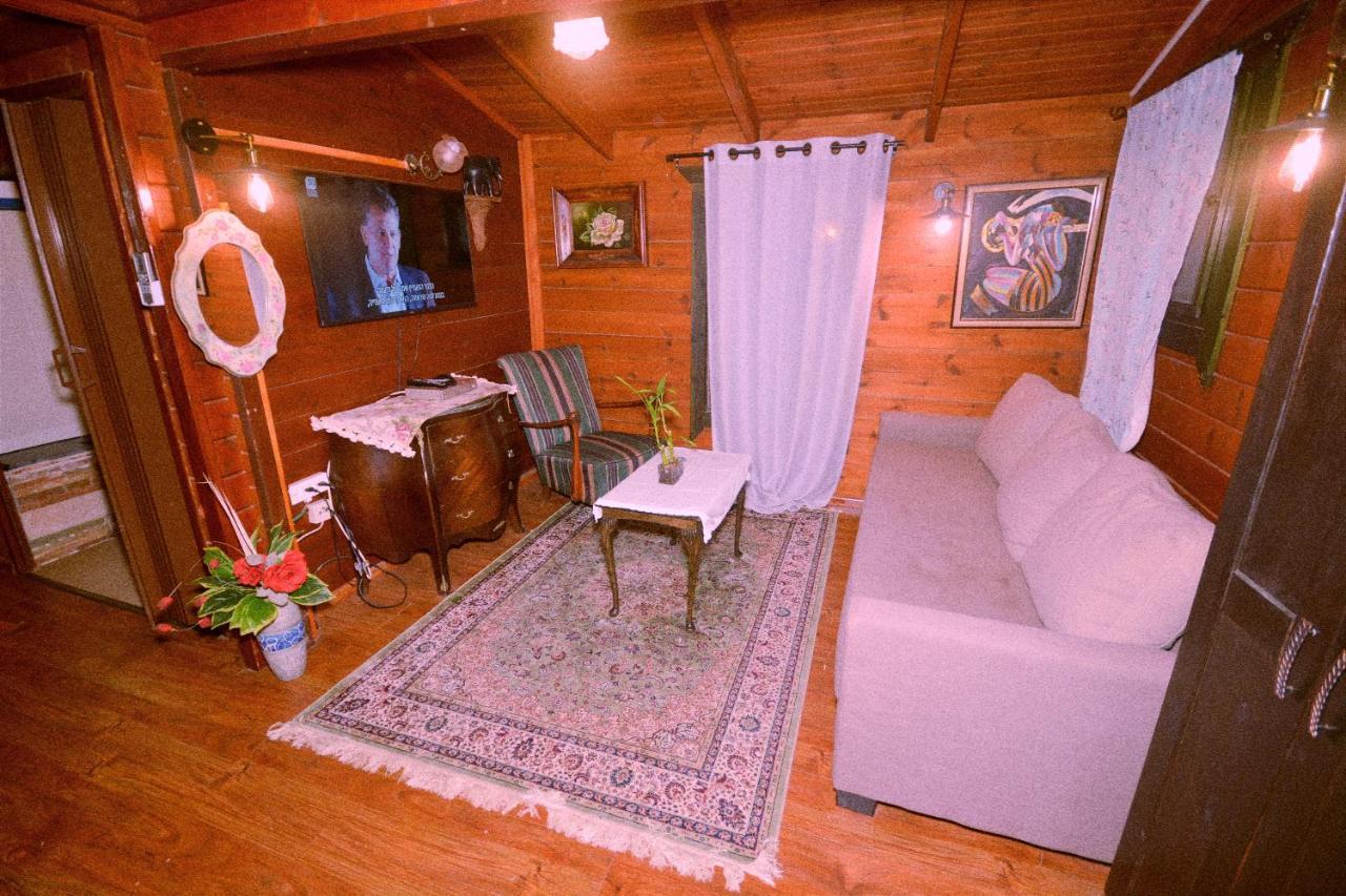 Family Cabin Menaẖemya Zewnętrze zdjęcie