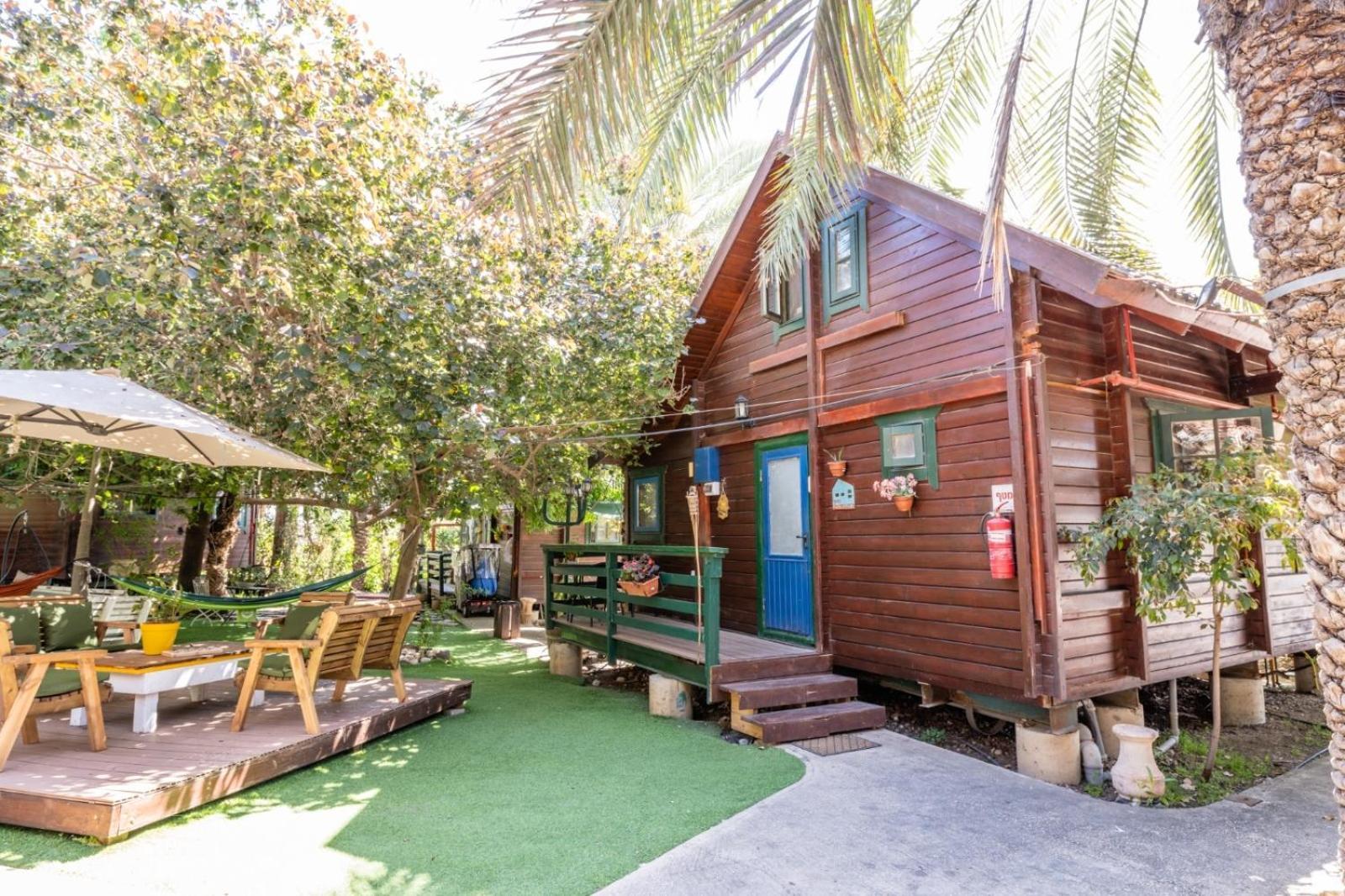 Family Cabin Menaẖemya Zewnętrze zdjęcie